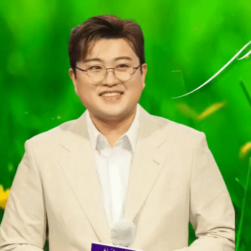 粉丝拍下的金浩中瞬间