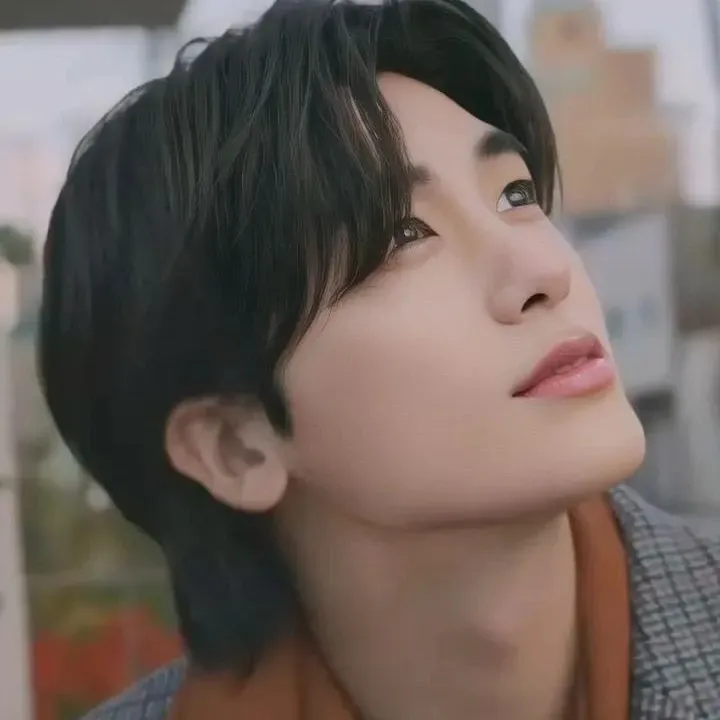 Behind-the-scenes cut of Park Hyungsik