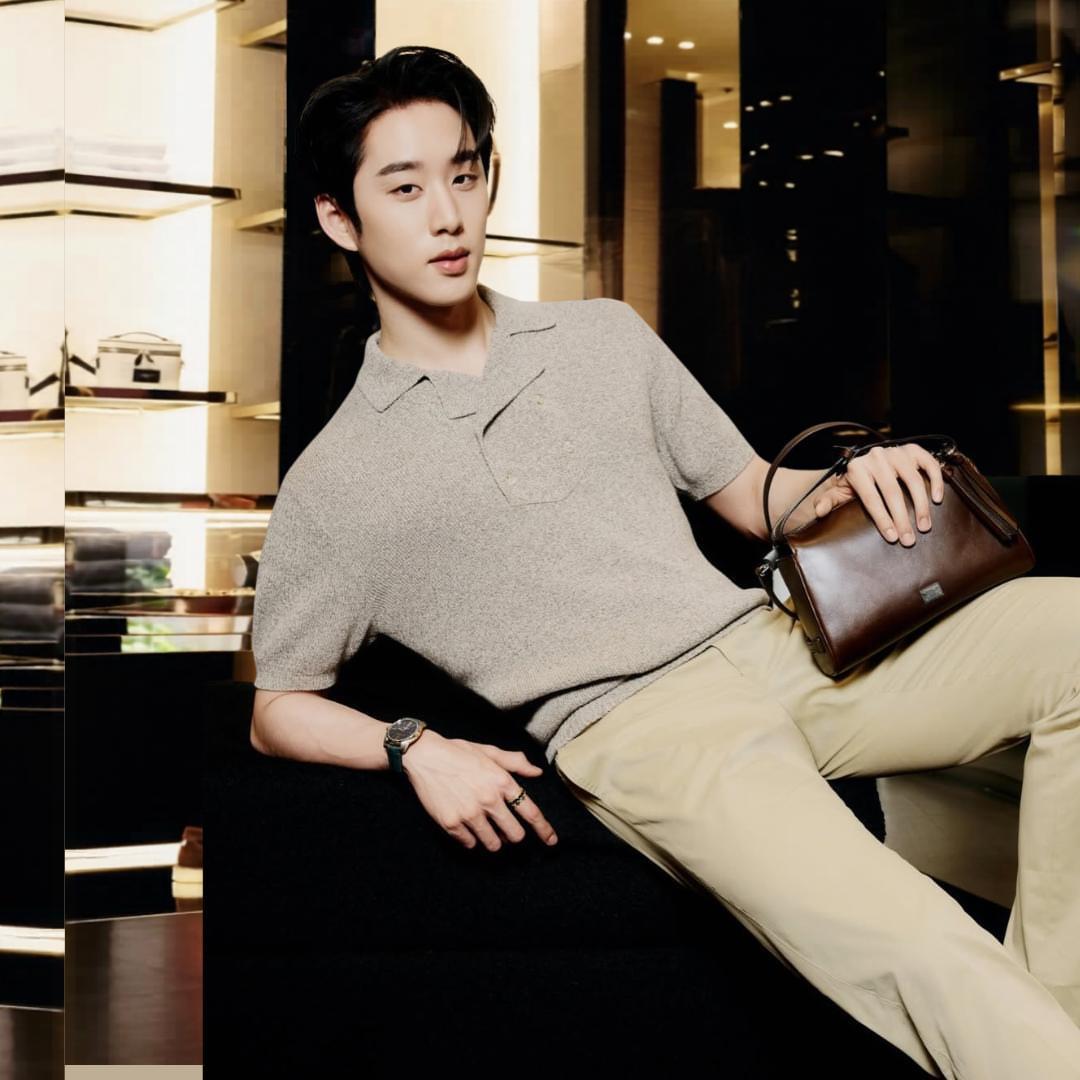 A moment captured by a fan of Est Supha Sangaworawong