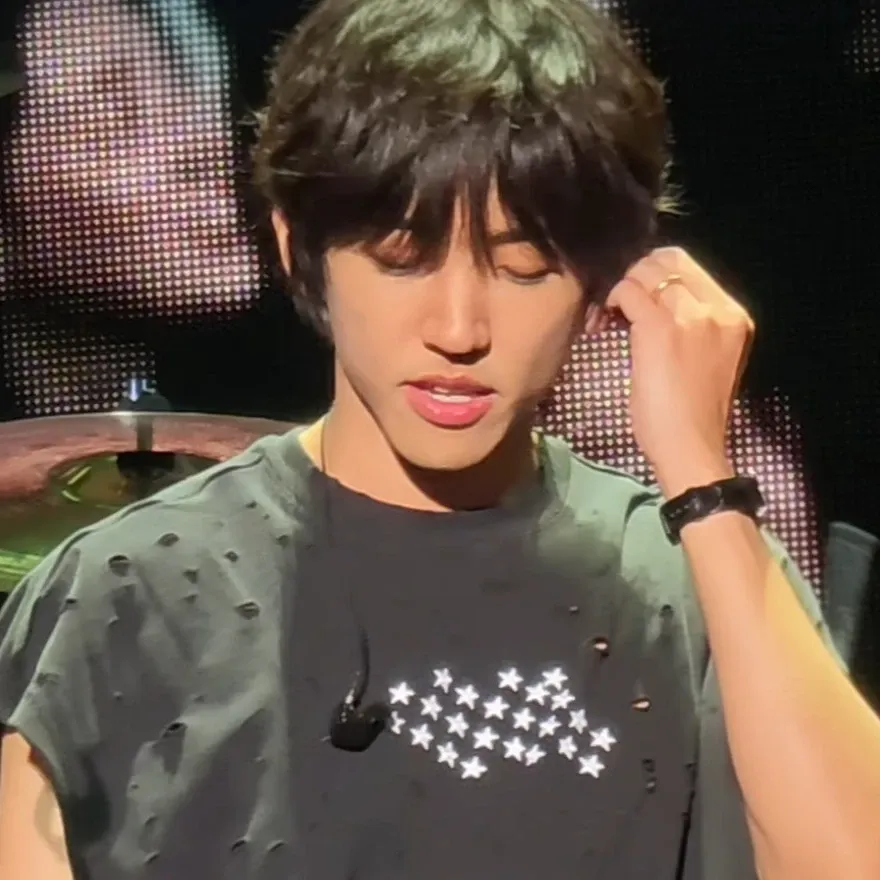 Behind-the-scenes cut of Lee Seungyoon