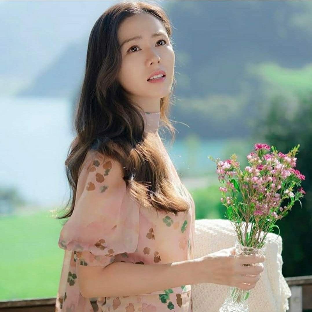 Foto kegiatan terbaru dari Son Yejin