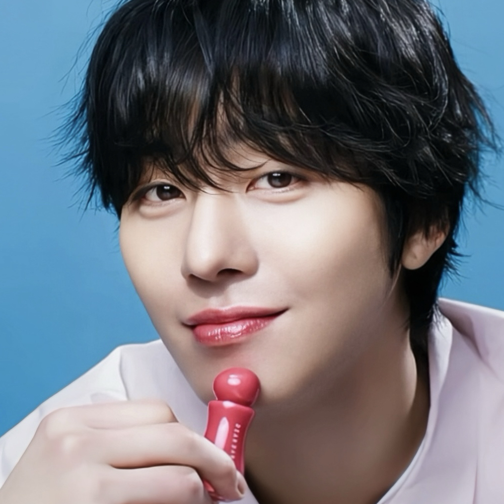 Recent activity shot of Ahn Hyoseop