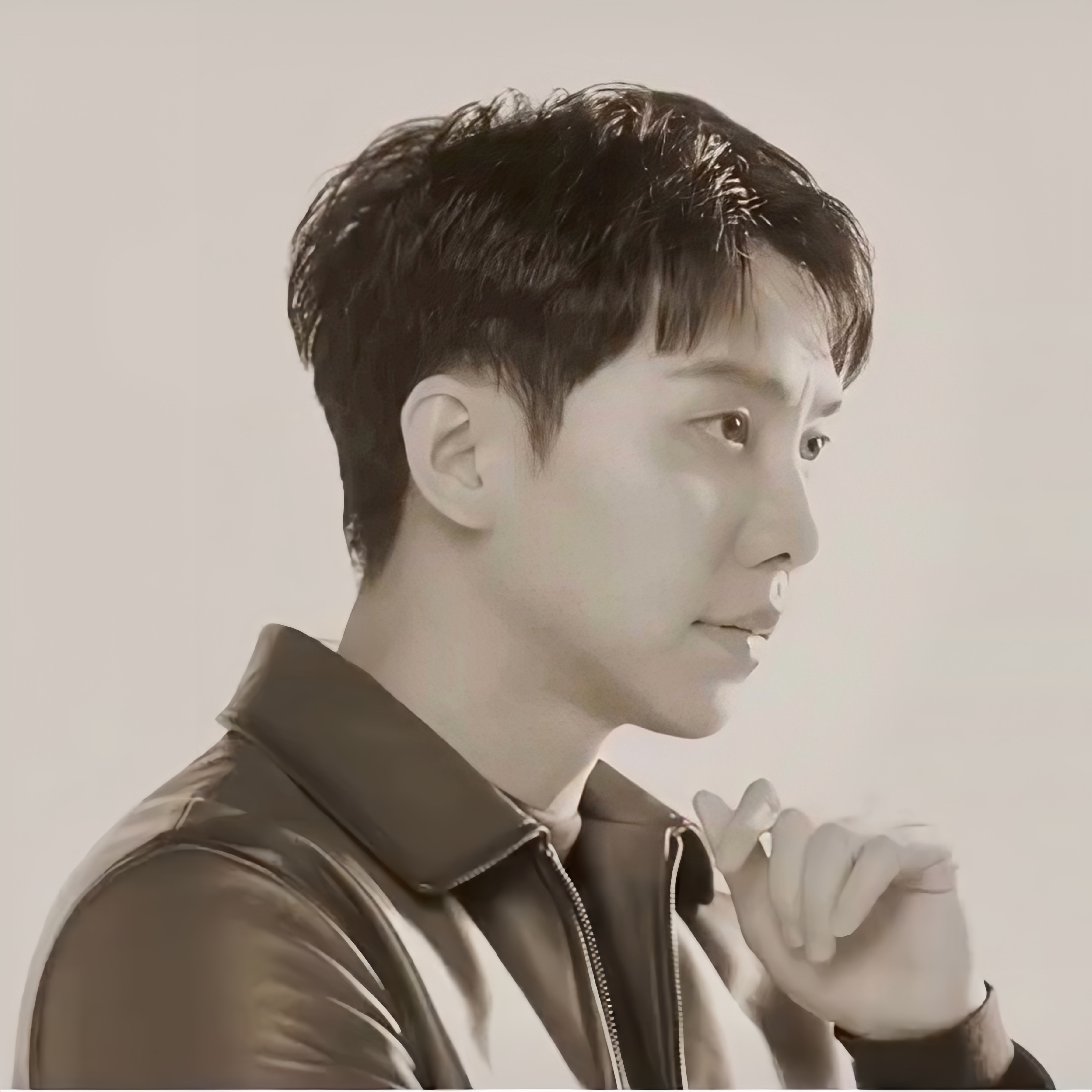 Behind-the-scenes cut of Lee Seunggi