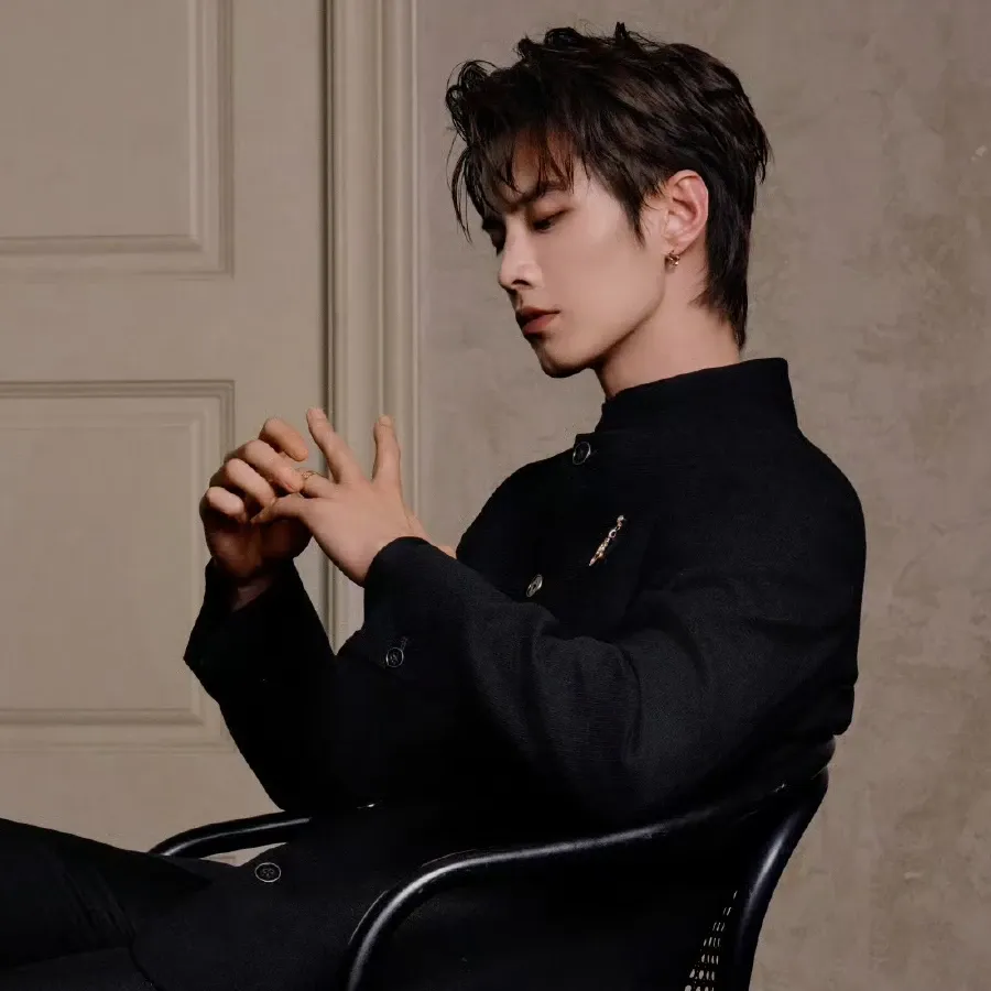 Latest photo of He Yu