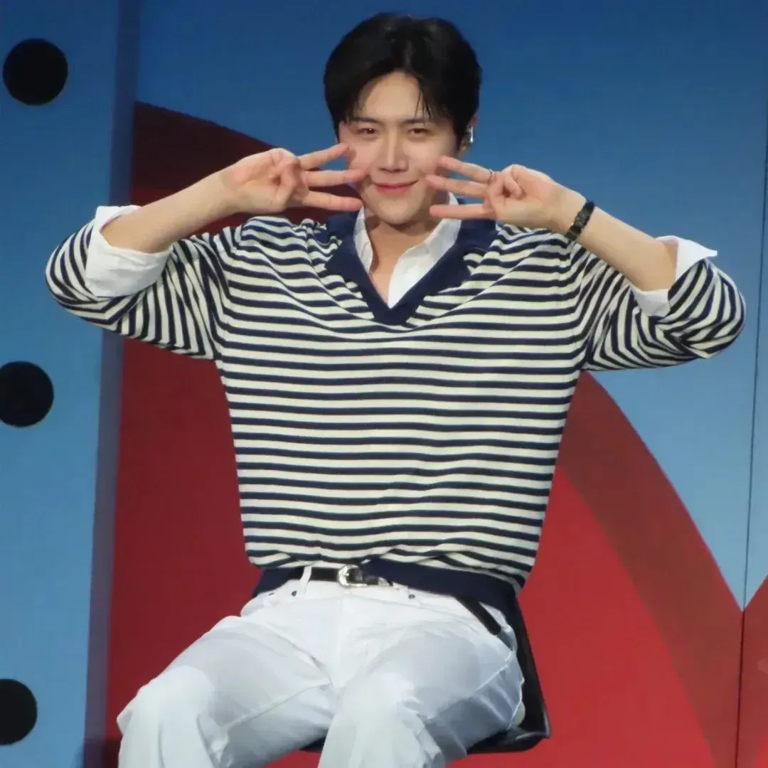 Behind-the-scenes cut of Kim Seonho