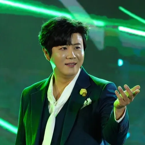 Behind-the-scenes cut of Jin Haesung