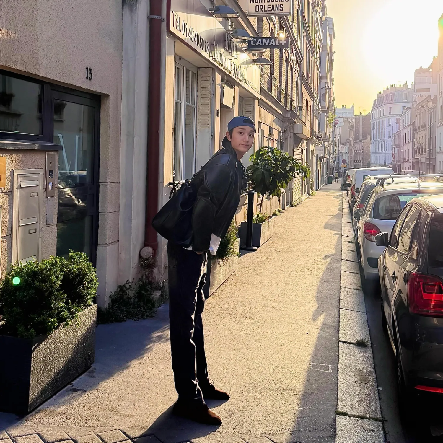 Behind-the-scenes cut of Kim Jaewon