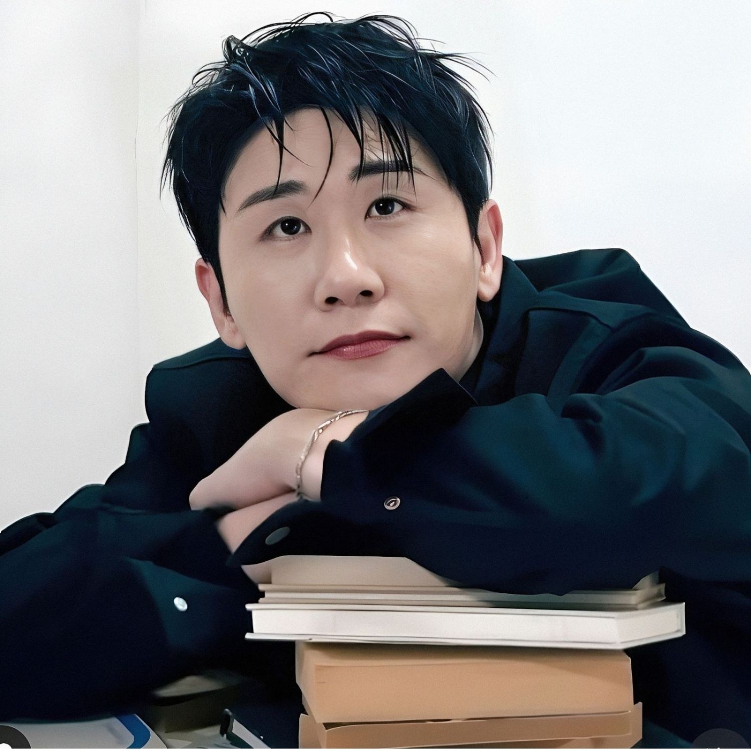 Behind-the-scenes cut of Young Tak