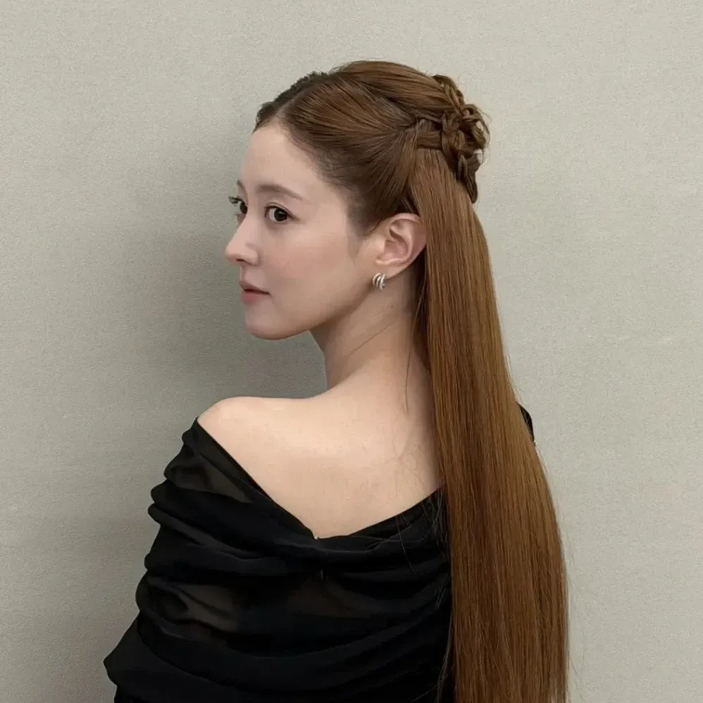 Recent activity shot of Lee Seyoung