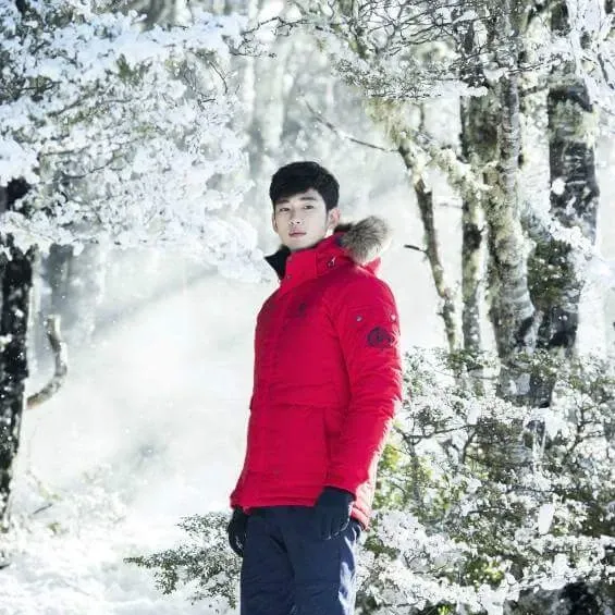 Behind-the-scenes cut of Kim Soohyun