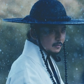 Behind-the-scenes cut of Kim Namgil