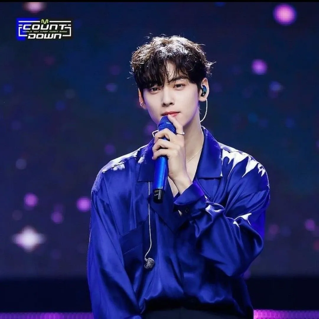 Recent activity shot of Cha Eunwoo