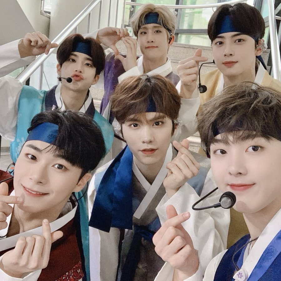 A moment captured by a fan of Cha Eunwoo