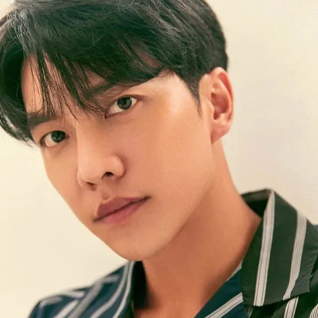 Behind-the-scenes cut of Lee Seunggi