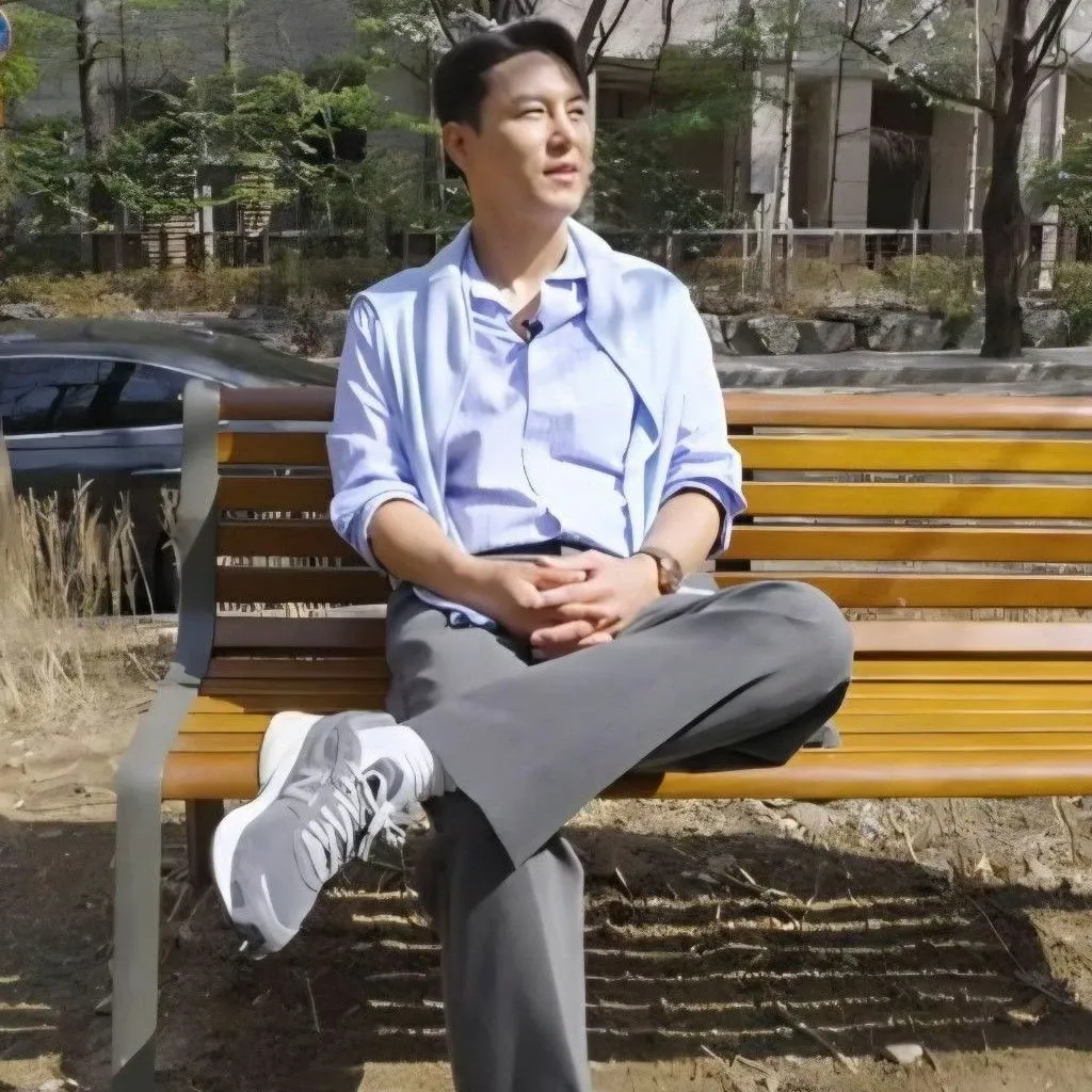 チャン・ミンホの最近の活動ショット