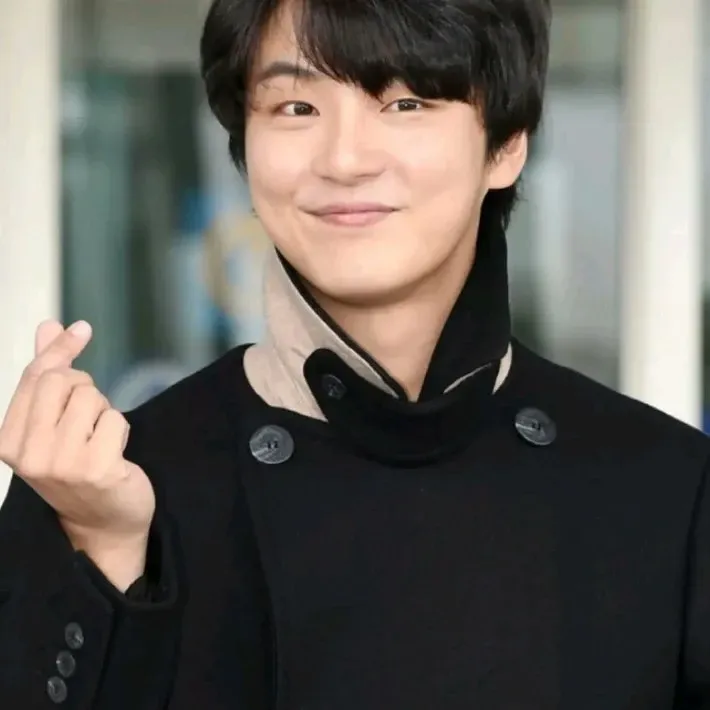 Recent activity shot of Yoon Shiyoon