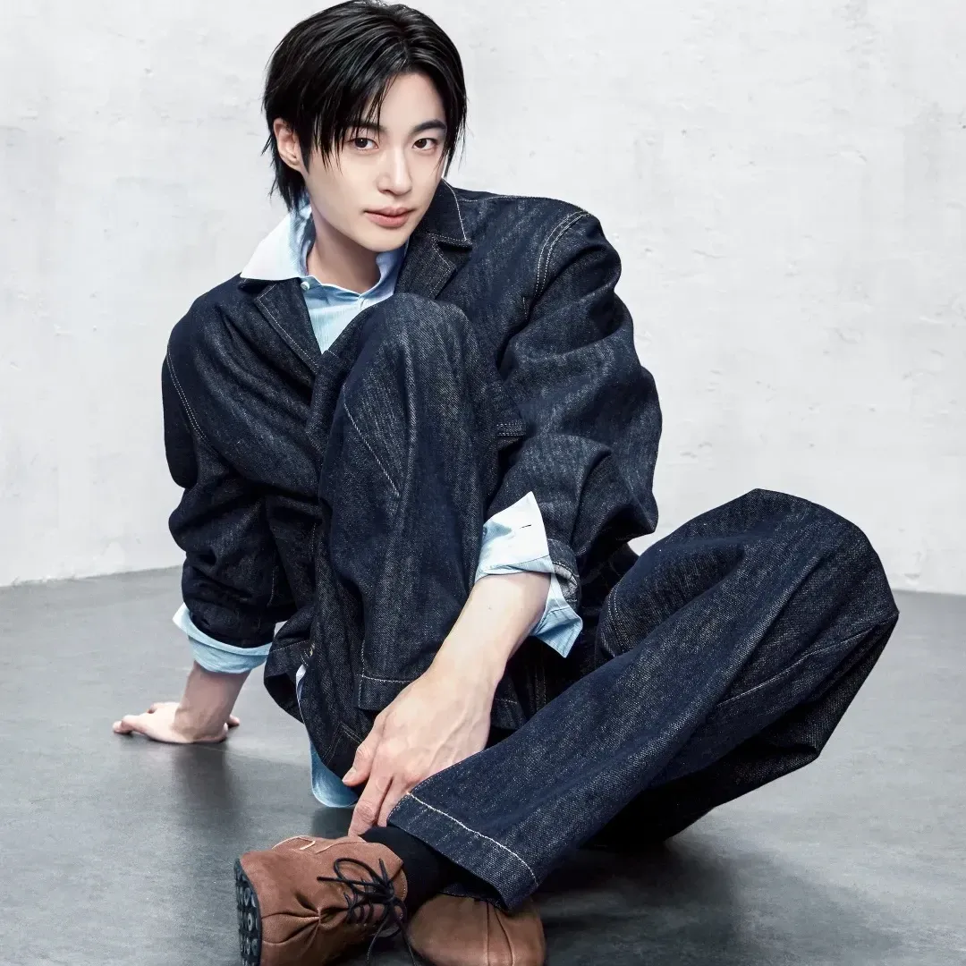 Latest photo of Byeon Wooseok