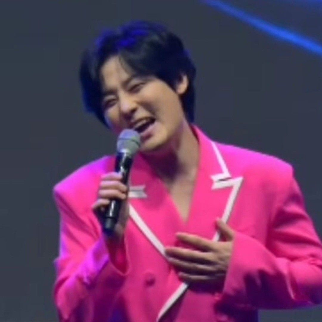 Behind-the-scenes cut of Kang Moonkyung