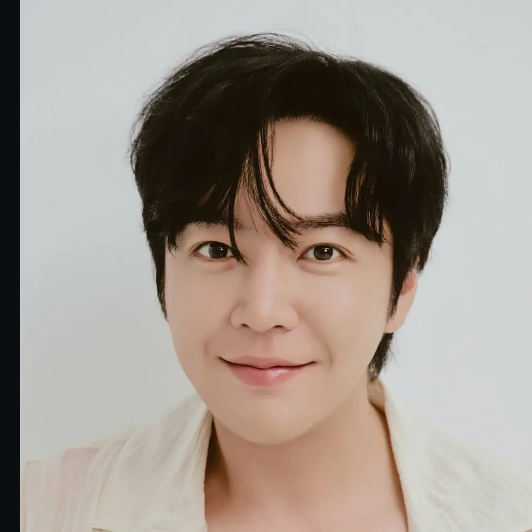 Recent activity shot of Jang Geunsuk