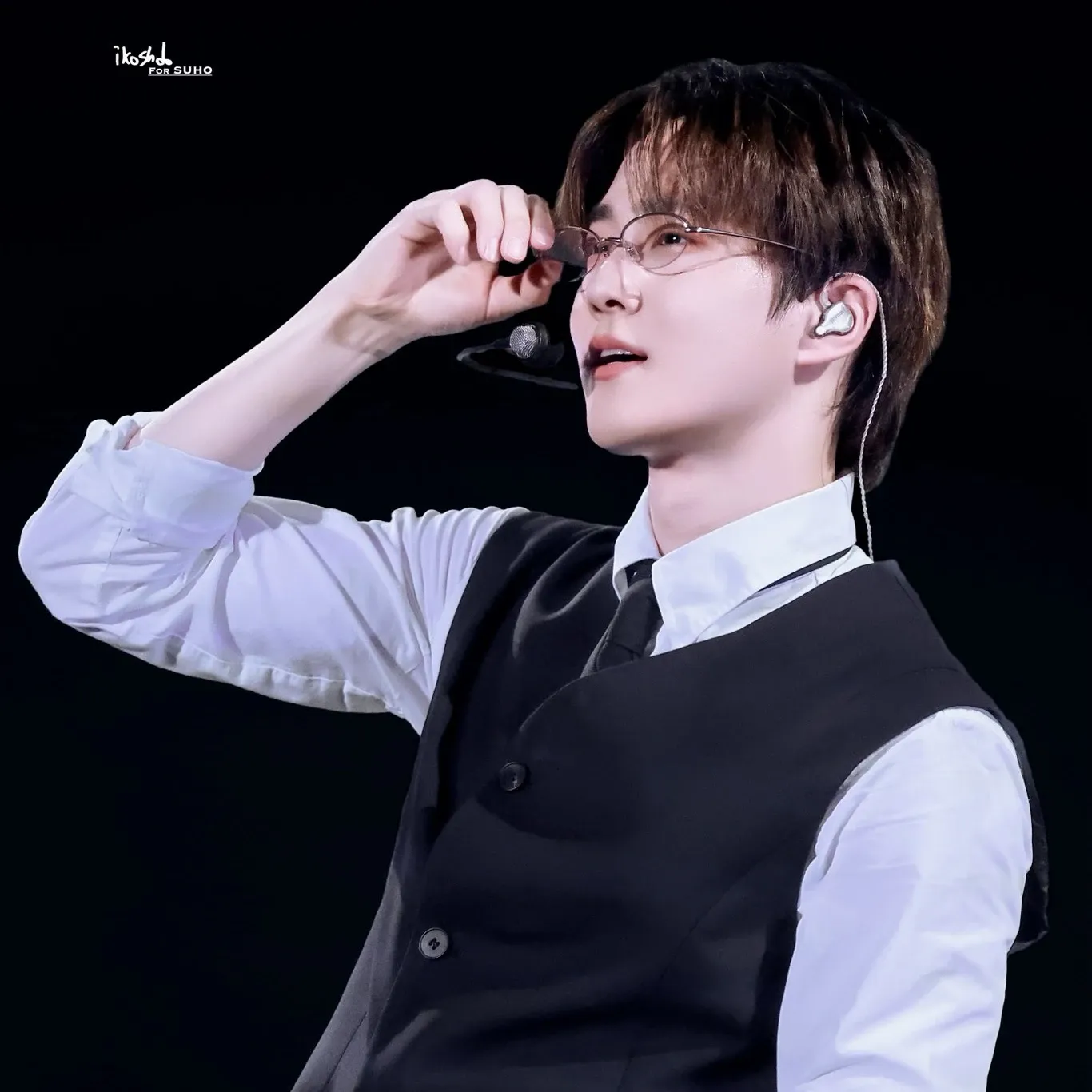 Behind-the-scenes cut of Suho