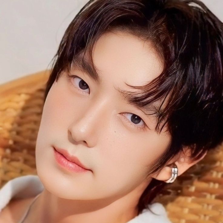 Behind-the-scenes cut of Lee Joongi