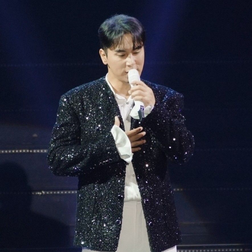 チャン・ミンホの最近の活動ショット