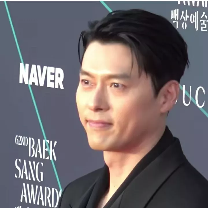 Momen yang diabadikan oleh penggemar Hyun Bin
