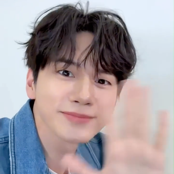 Momen yang diabadikan oleh penggemar Ong Seongwu