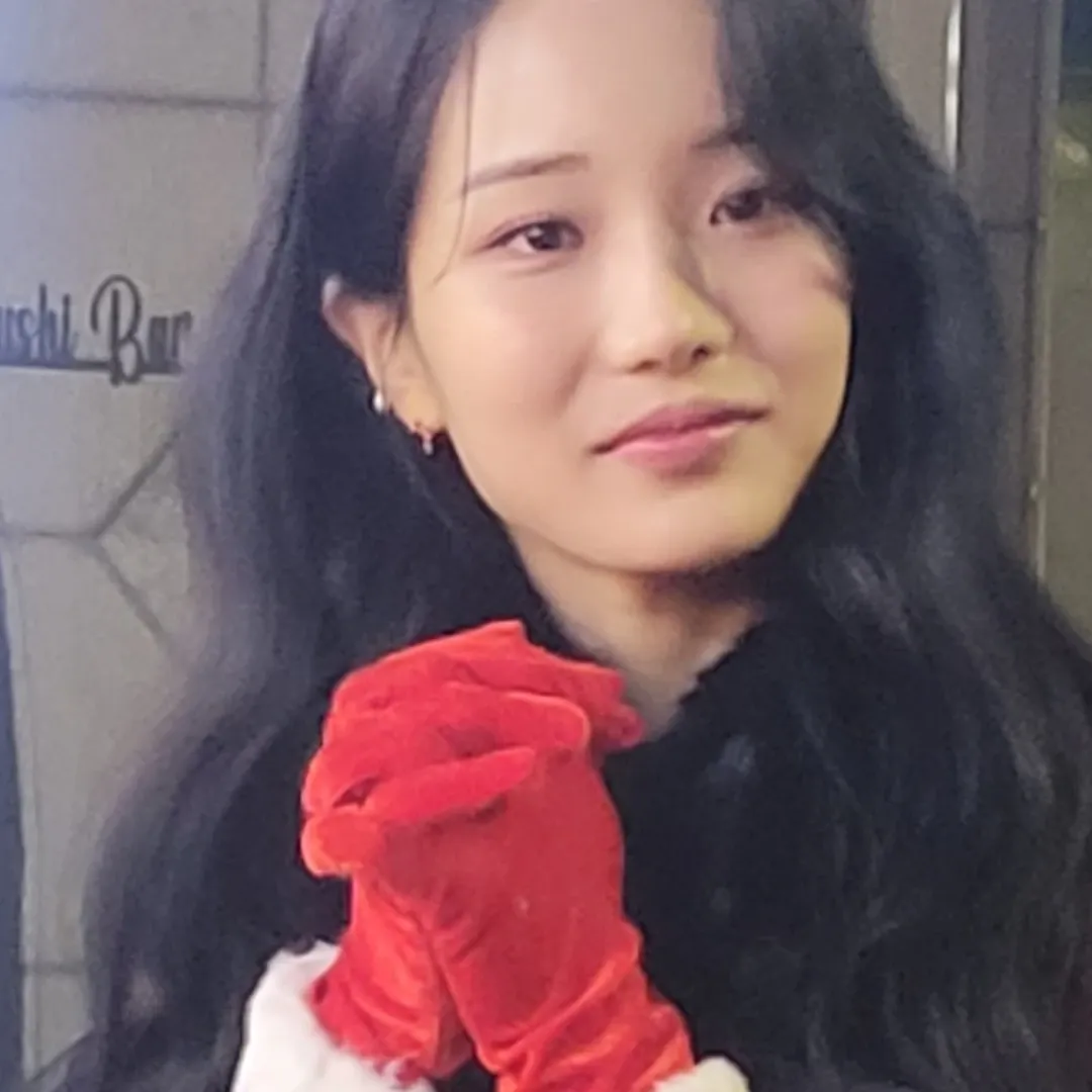 A moment captured by a fan of Kim Soyeon (2004)