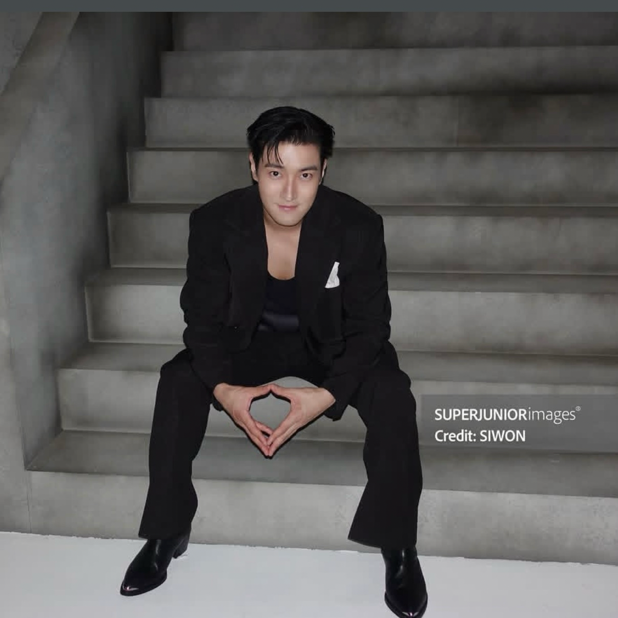 Recent activity shot of Choi Siwon