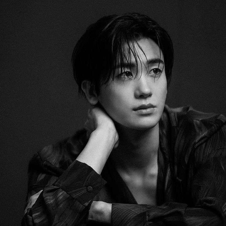 Behind-the-scenes cut of Park Hyungsik