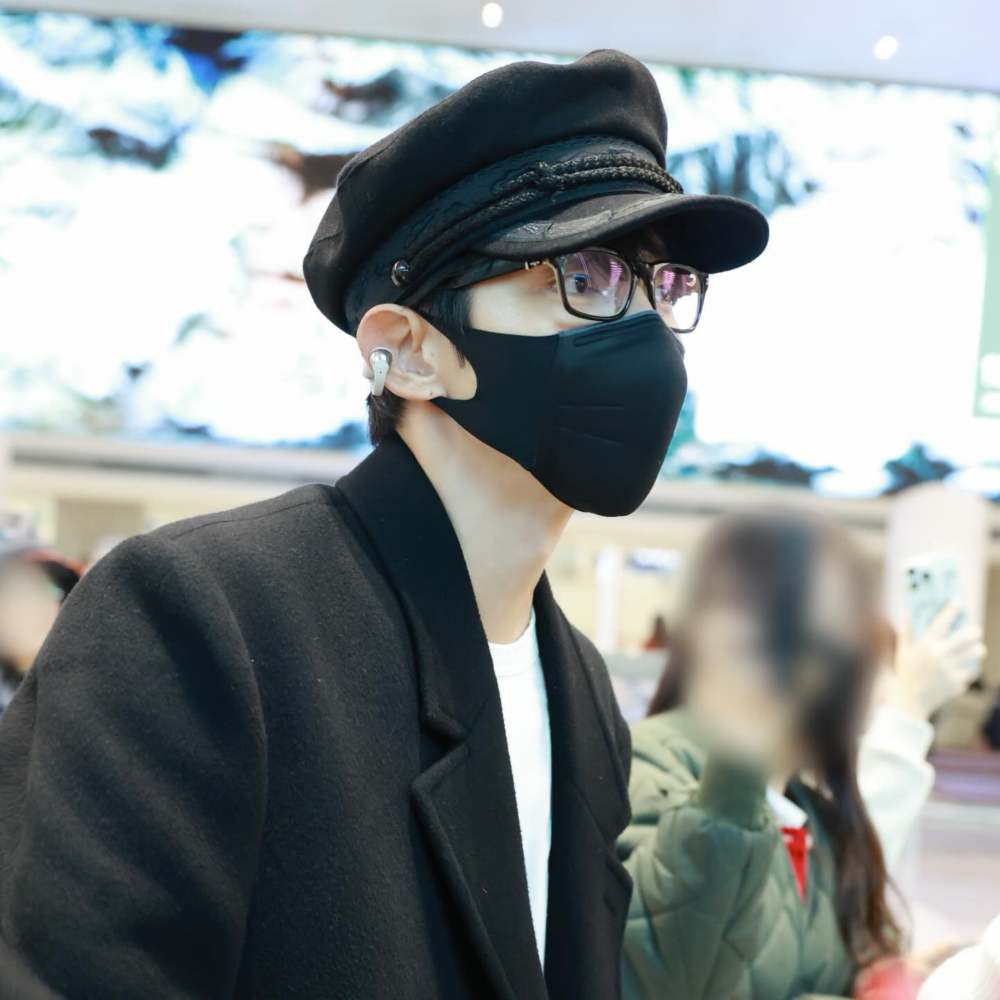 A moment captured by a fan of Lee Joongi