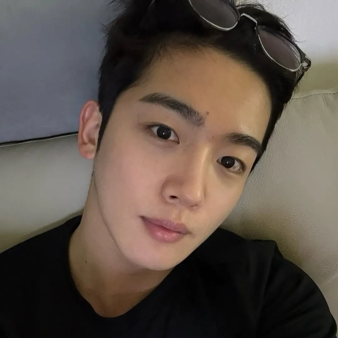 Behind-the-scenes cut of Kim Yohan