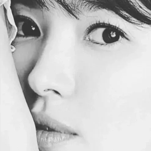 A moment captured by a fan of Song Hyekyo