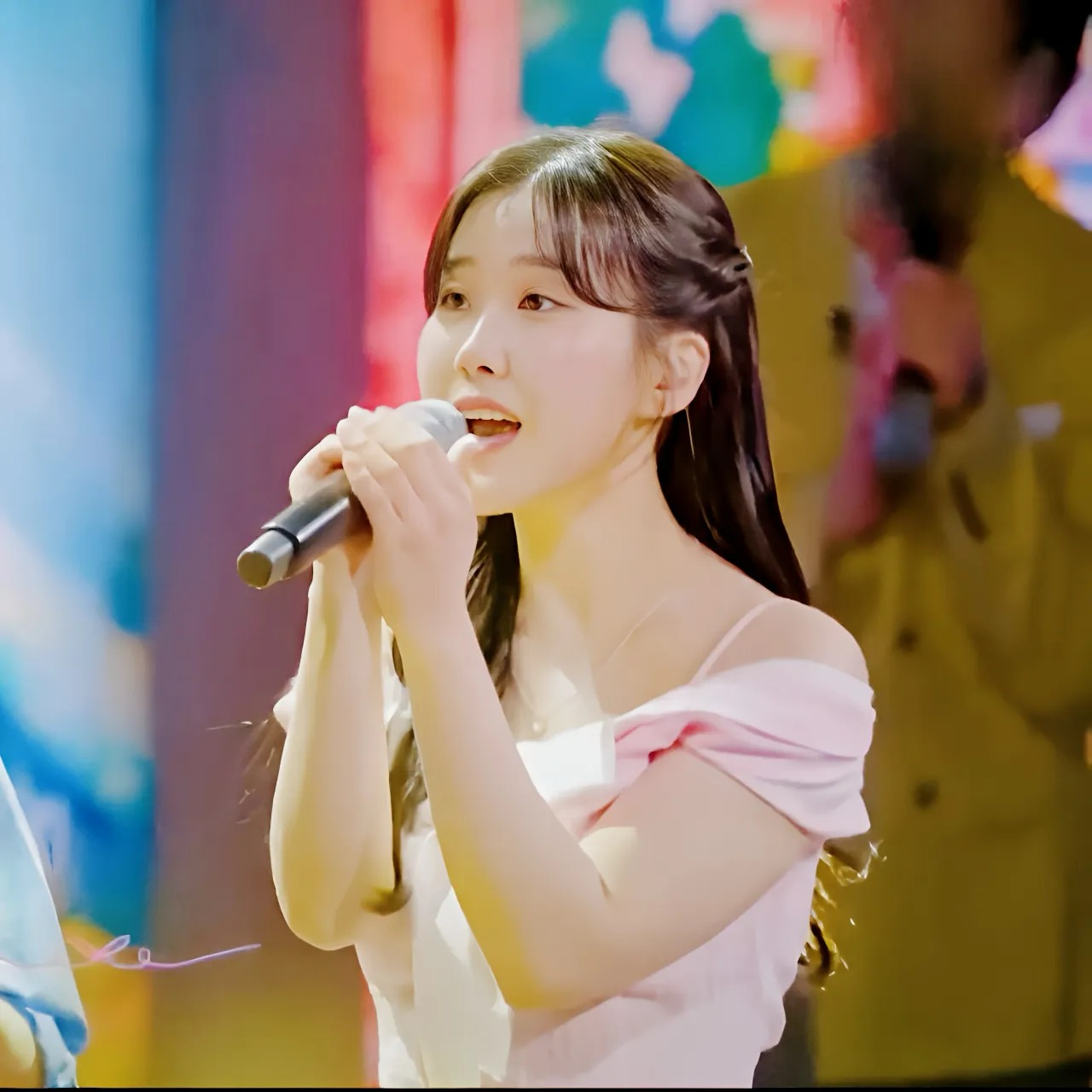 Behind-the-scenes cut of Hong Seongyun
