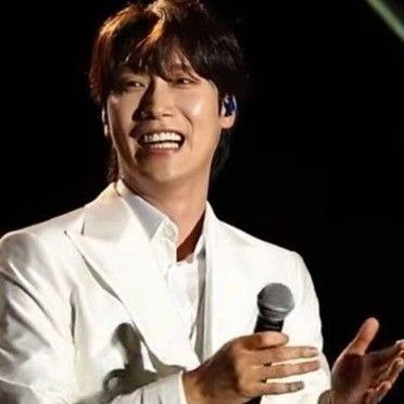 Recent activity shot of Choi Woojin