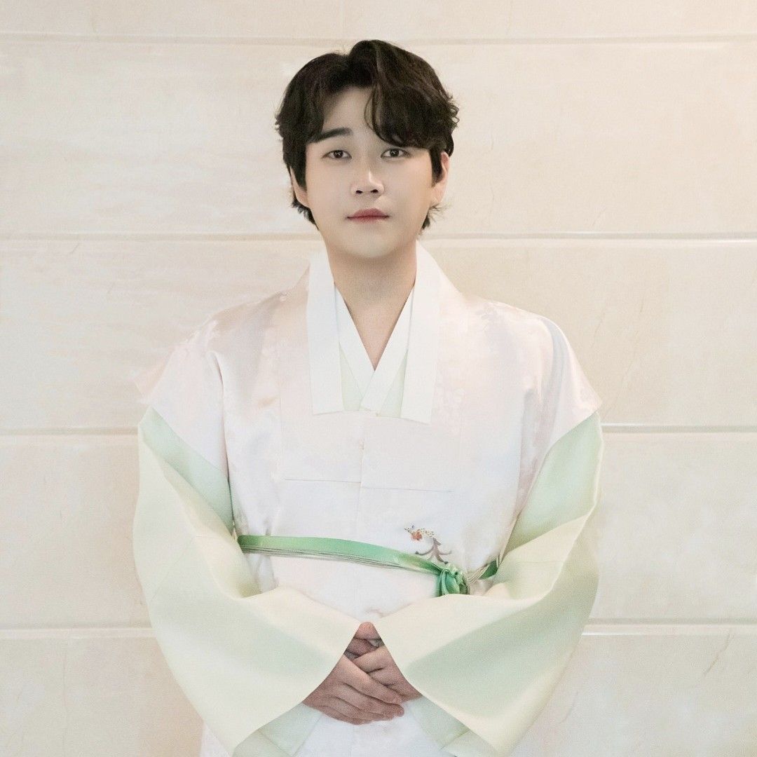 Foto kegiatan terbaru dari Hwang Youngwoong