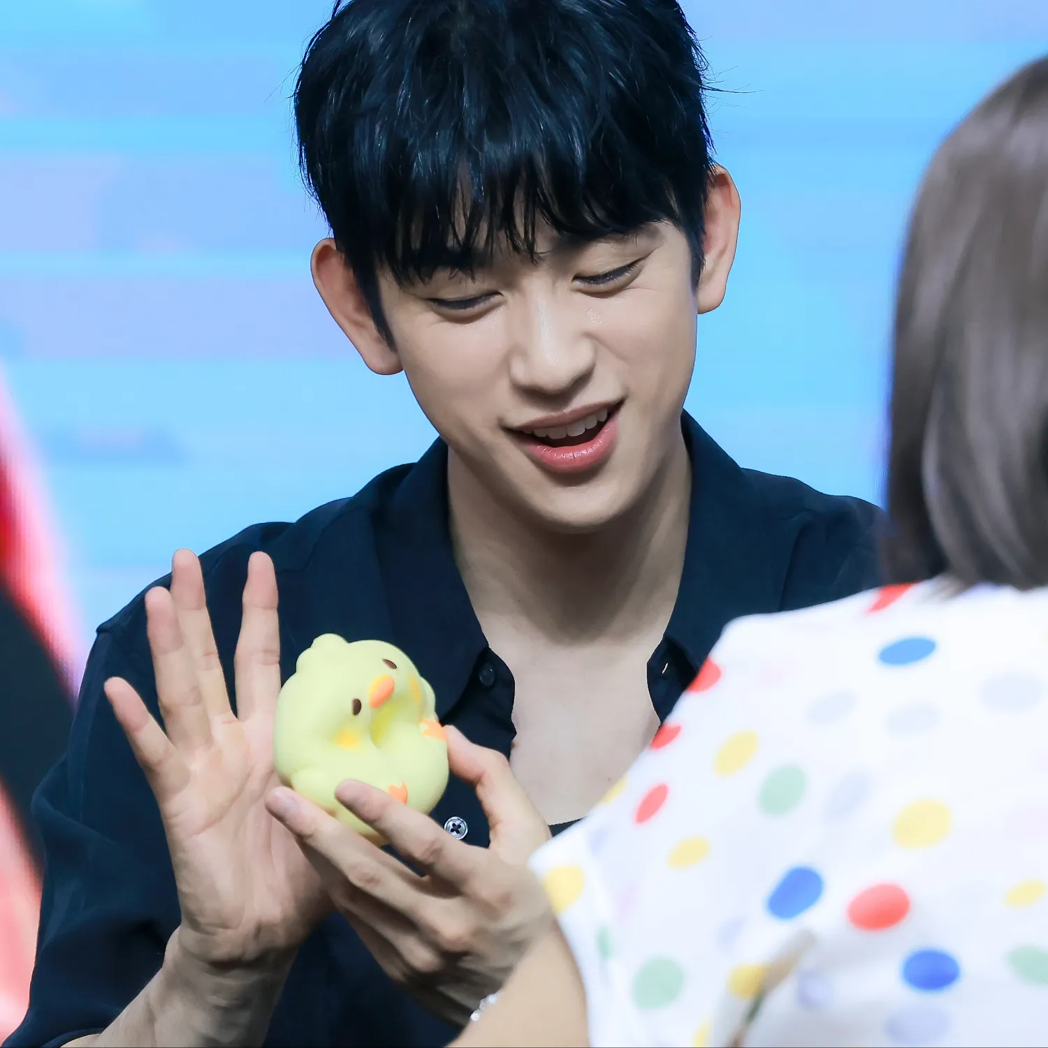 Foto kegiatan terbaru dari Park Jinyoung
