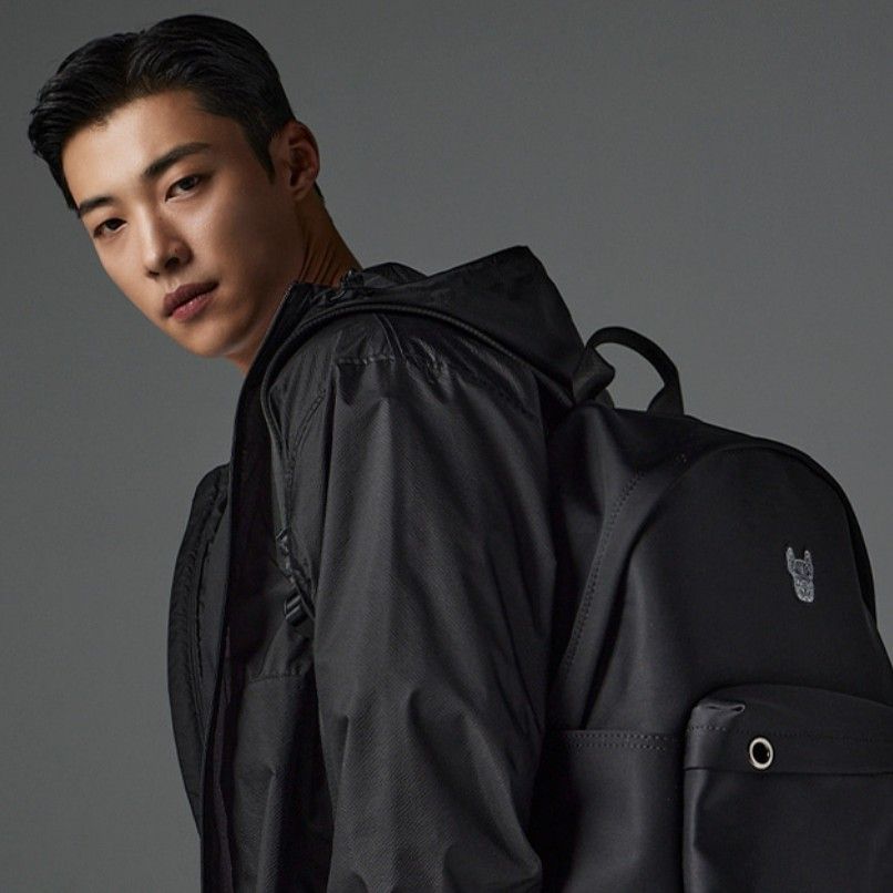 Behind-the-scenes cut of Woo Dohwan