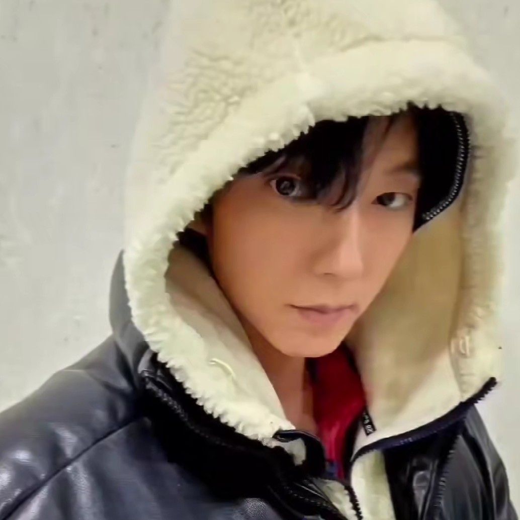 A moment captured by a fan of Lee Joongi