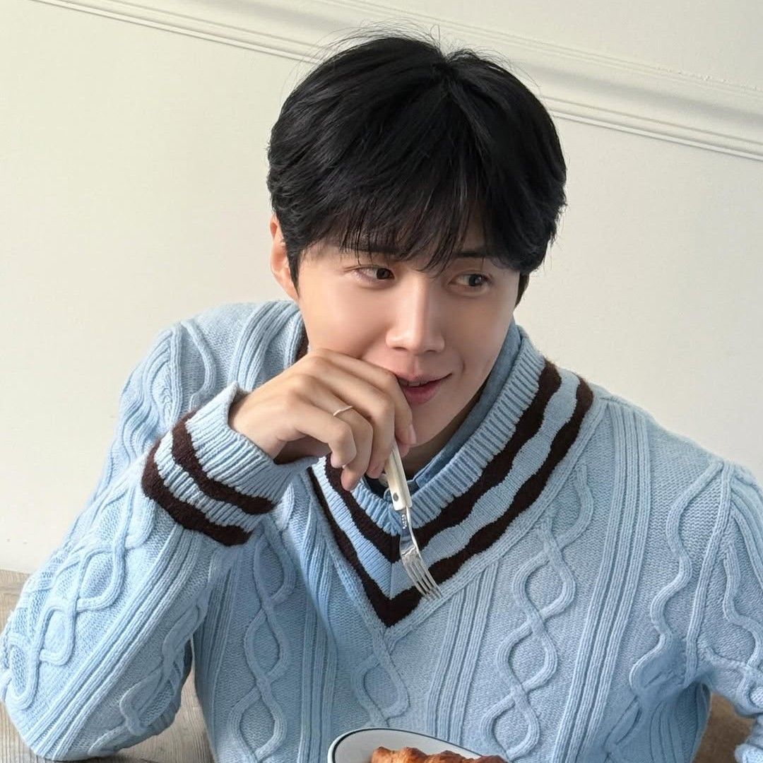 Behind-the-scenes cut of Kim Seonho