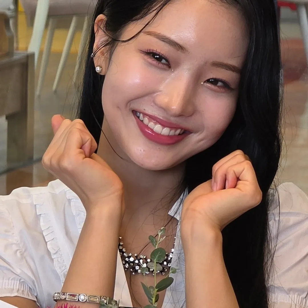 A moment captured by a fan of Kim Soyeon (2004)