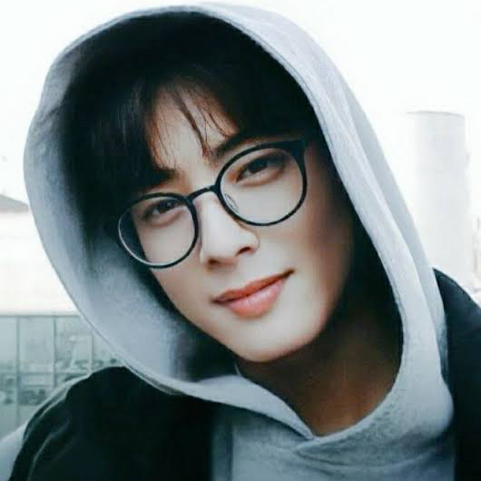 Recent activity shot of Cha Eunwoo