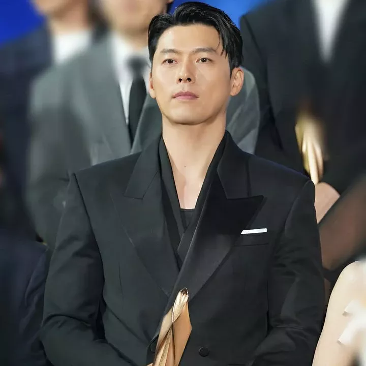 Momen yang diabadikan oleh penggemar Hyun Bin