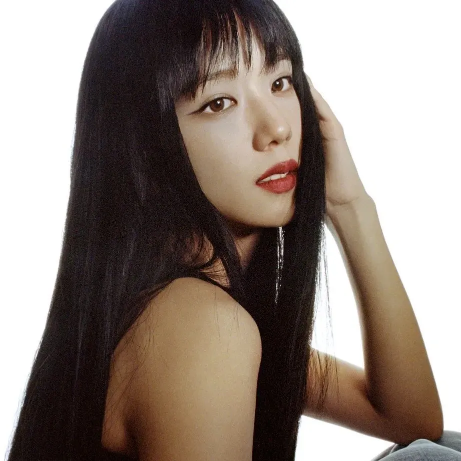 Latest photo of Jisoo (1995)