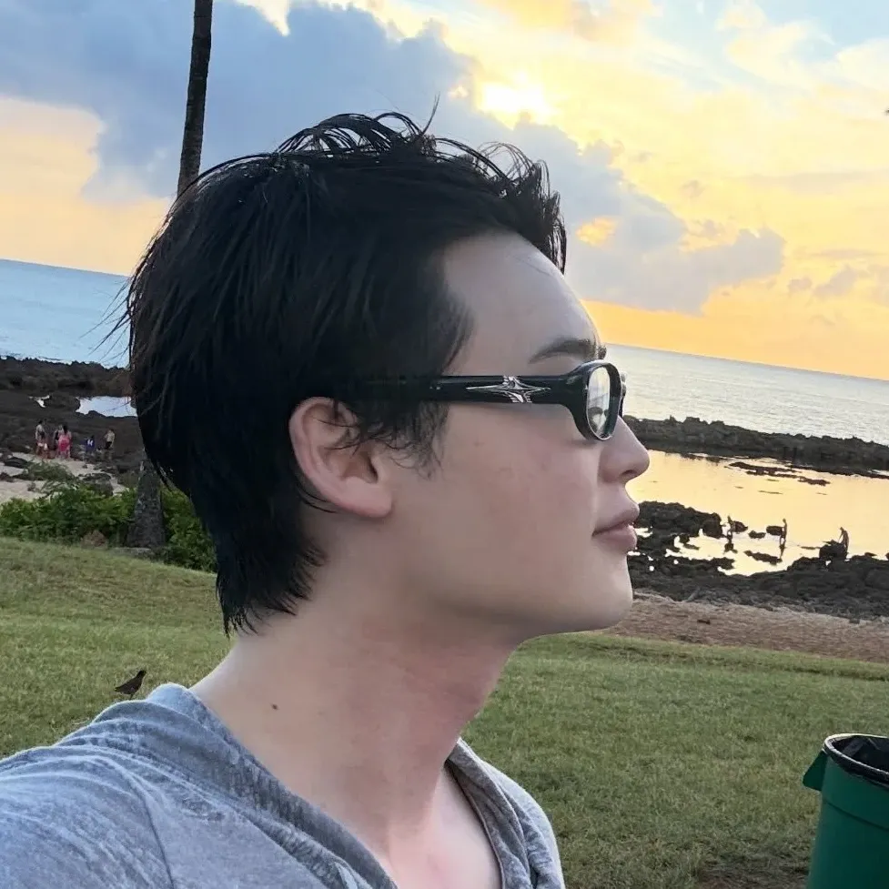 A moment captured by a fan of Lee Jongsuk