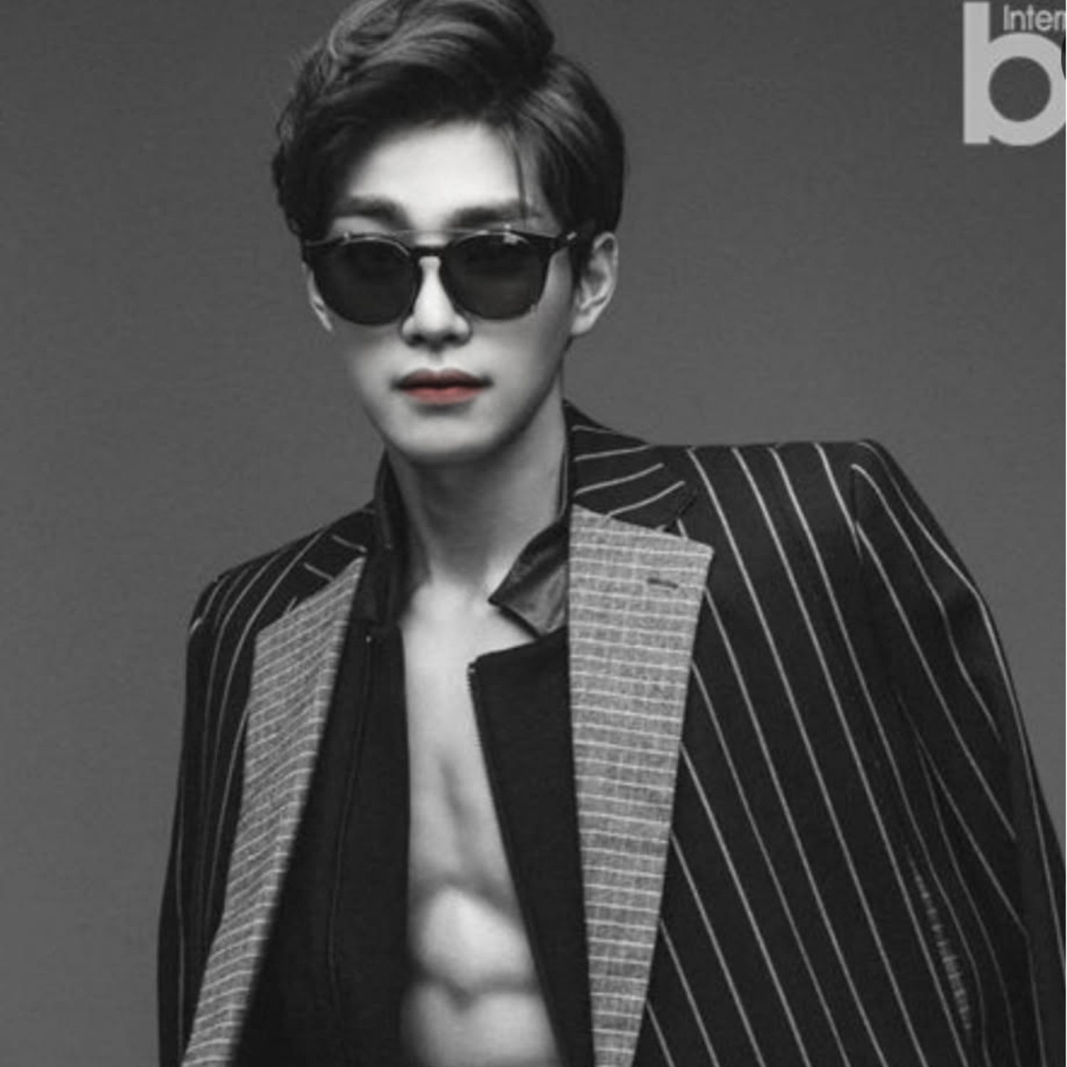 Behind-the-scenes cut of Kim Jaeyoung