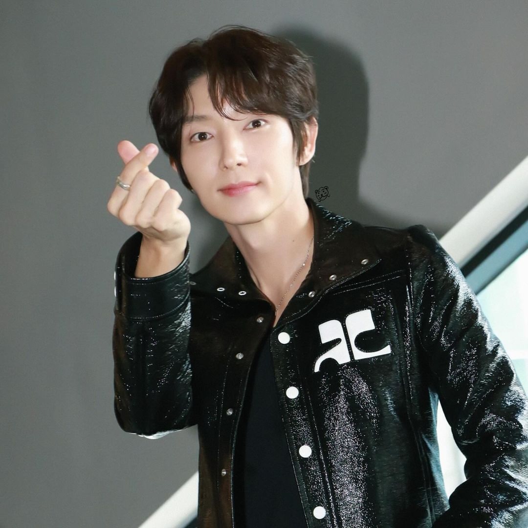 Recent activity shot of Lee Joongi