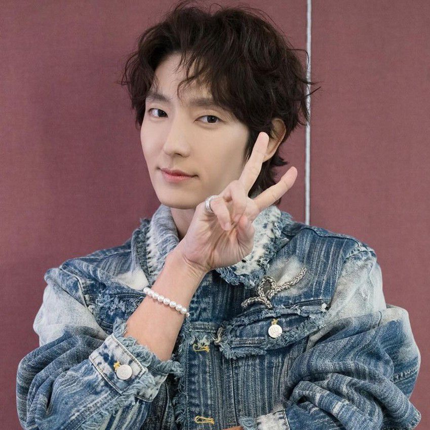 Latest photo of Lee Joongi