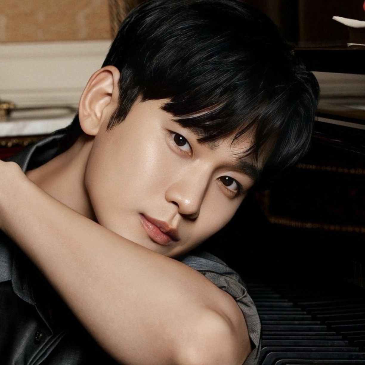 金秀贤的幕后花絮